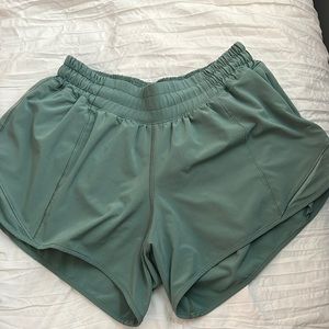 LULULEMON SIZE 6!!!